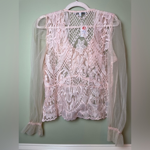 3 for $15 🦋 NWT Sheer Pink Lace Blouse Romantic Long Sleeve Floral Size Medium - Picture 6 of 10